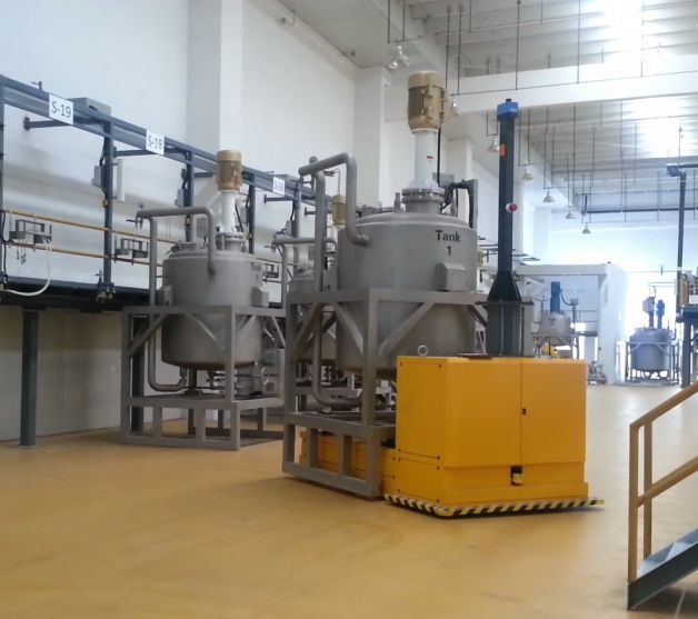 6噸磁與激光導(dǎo)航頂升式AGV