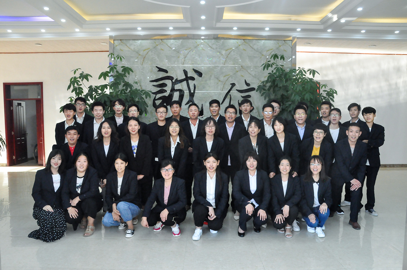 電動(dòng)平車(chē),agv,rgv,-新鄉(xiāng)市百分百機(jī)電有限公司-搬運(yùn)設(shè)備生產(chǎn)廠(chǎng)家