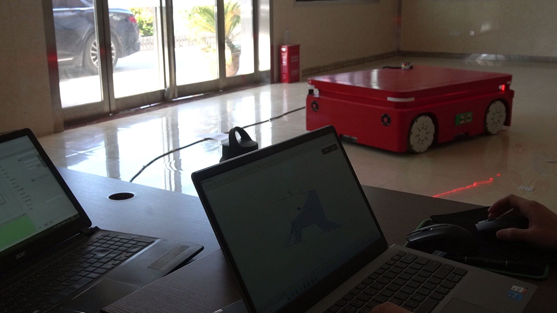 國(guó)內(nèi)AGV小車廠家出口具有獨(dú)特的優(yōu)勢(shì)