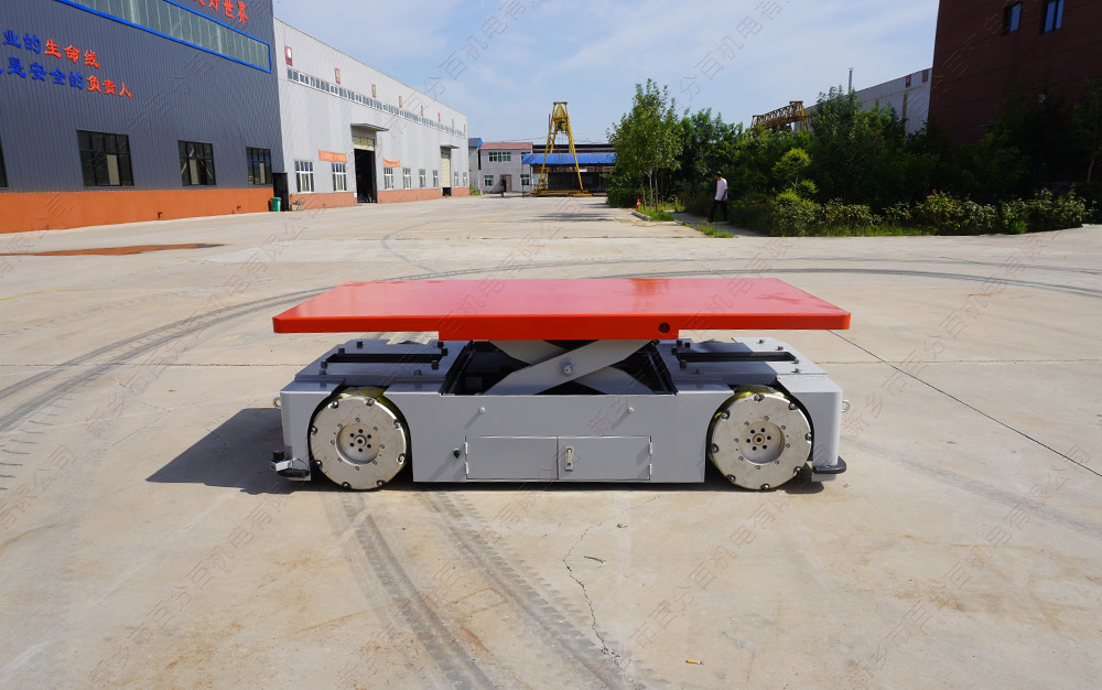 麥克納姆輪AGV小車：全向移動的原理與實現(xiàn)