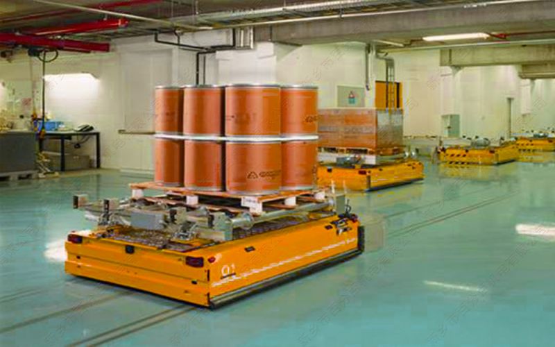 AGV無人搬運(yùn)車是否可以替代傳統(tǒng)的有人駕駛搬運(yùn)車？