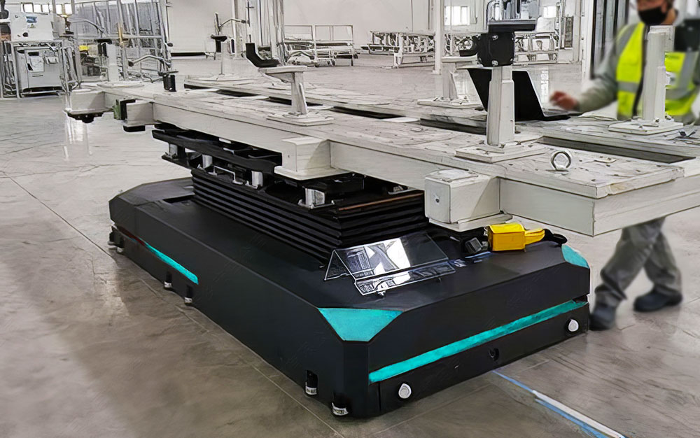 工業(yè)場(chǎng)景中應(yīng)用的AGV智能運(yùn)輸車(chē)