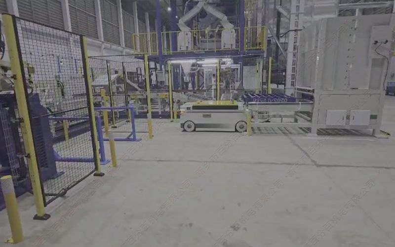 泰國(guó)用戶(hù)潛伏頂升是式agv小車(chē)無(wú)人搬運(yùn)車(chē)案例